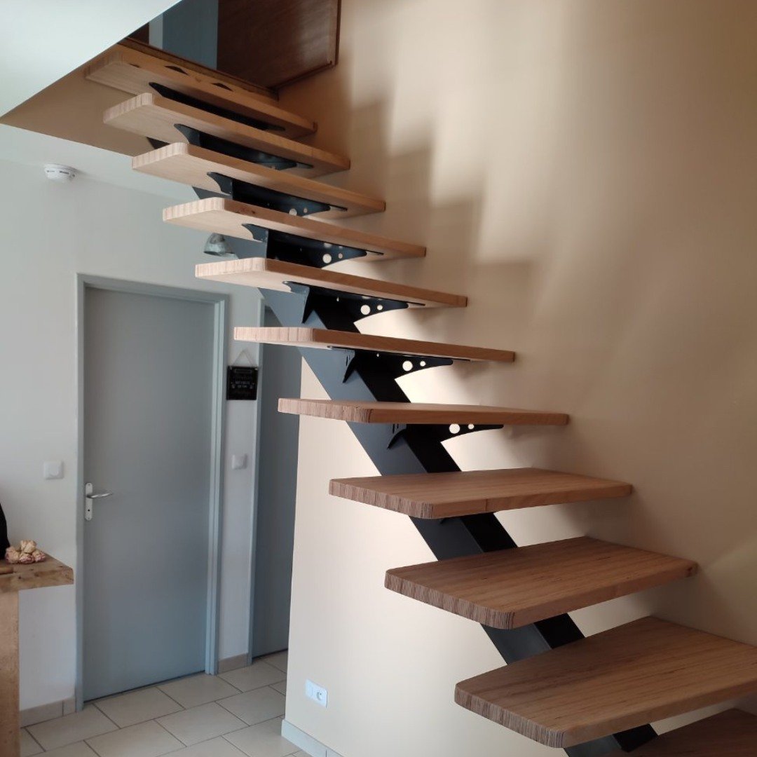 Fabrication et pose d'un escalier en bois sur mesure Les Trois Pierres